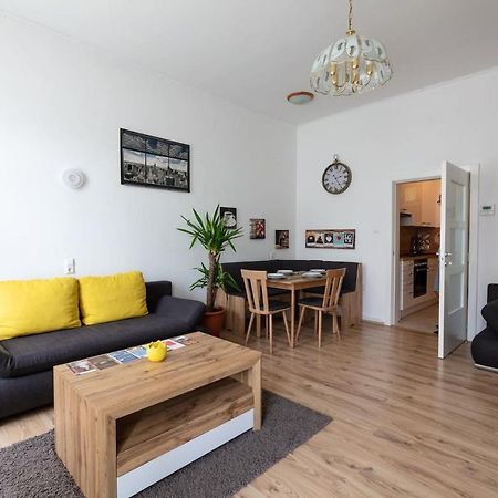 Sunny Renovated Apartment Close To Downtown Viena Exterior foto