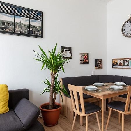 Sunny Renovated Apartment Close To Downtown Viena Exterior foto