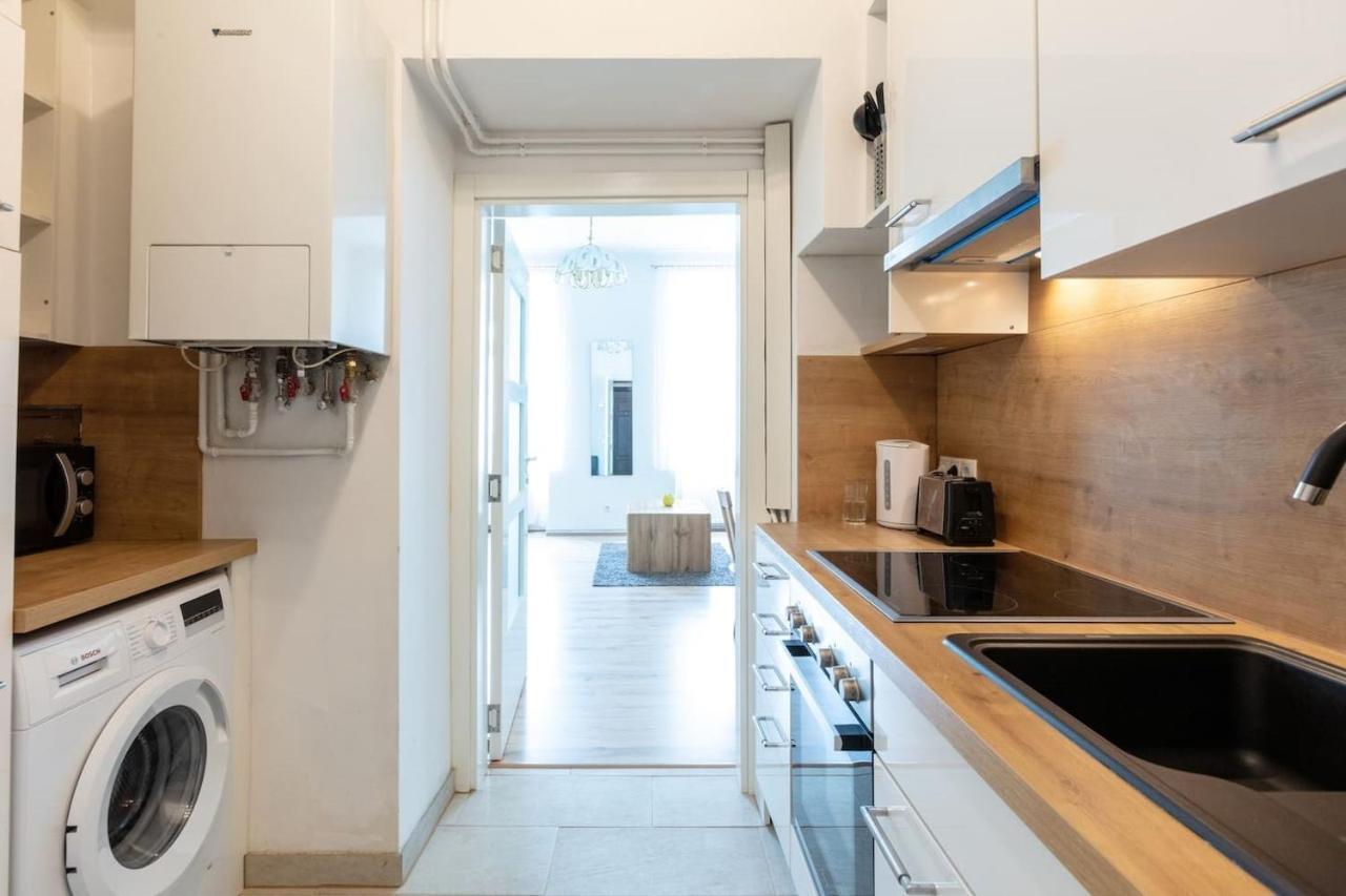 Sunny Renovated Apartment Close To Downtown Viena Exterior foto