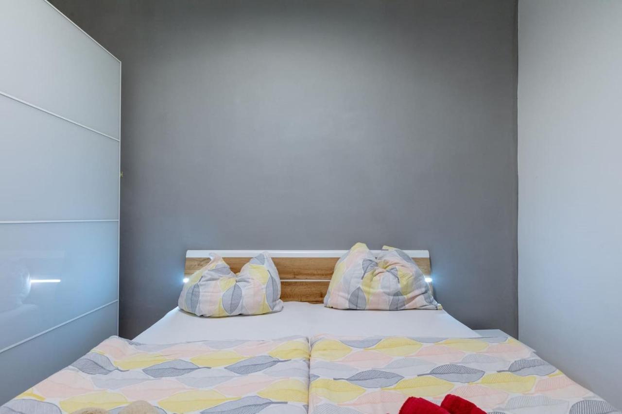 Sunny Renovated Apartment Close To Downtown Viena Exterior foto